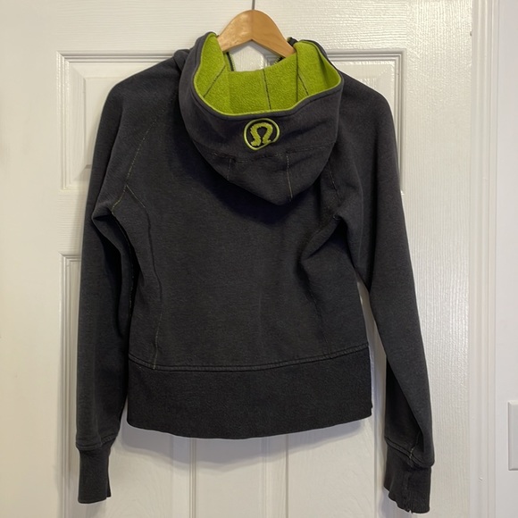 Lululemon scuba hoodie – dark gray/lime green - Picture 4 of 7